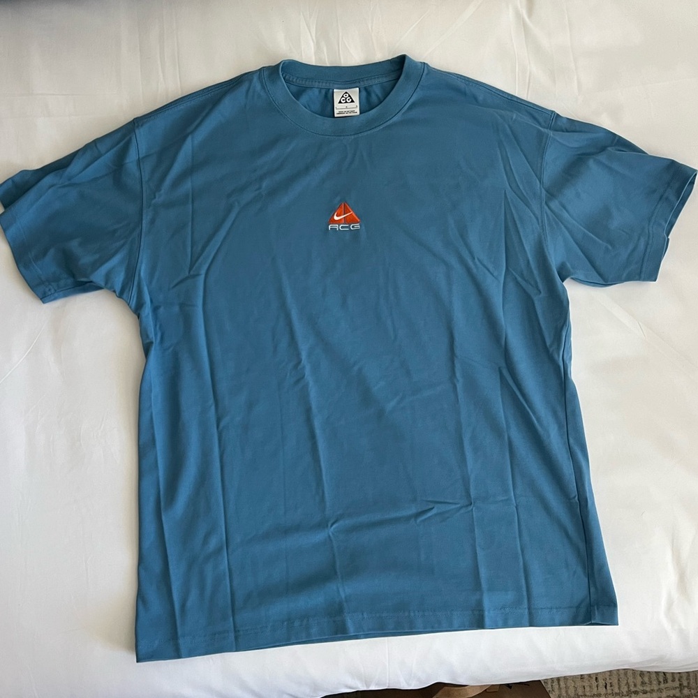 Nike ACG Tee size large